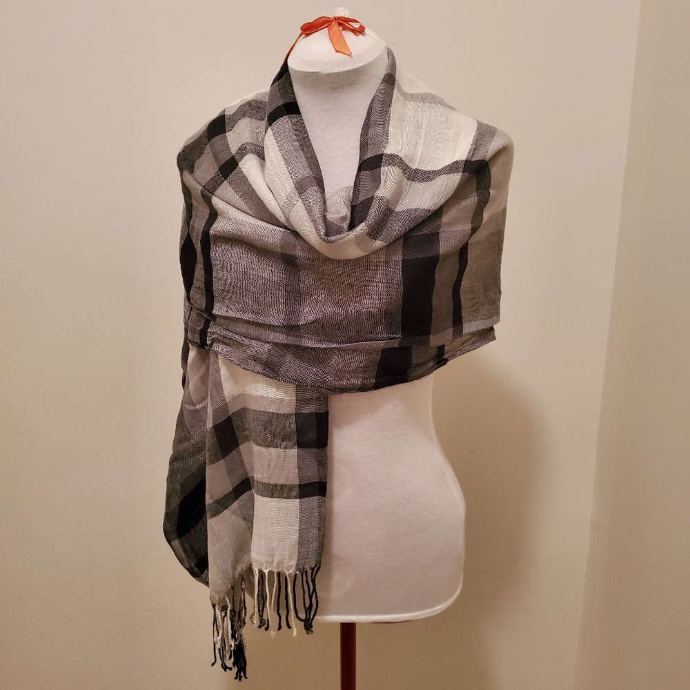 ⭐Host Pick⭐Costa Blanca X Shawl/Scarf in One Size